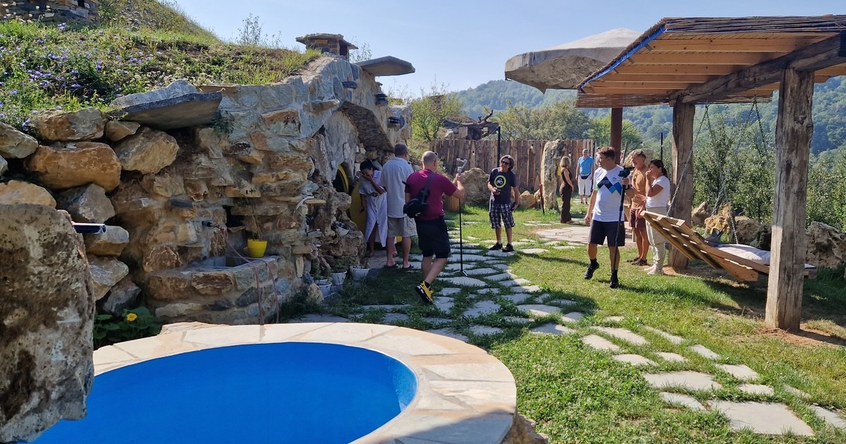 Kuće pod zemljom slične Hobit naselju, Kreševo - Bosna i Hercegovina