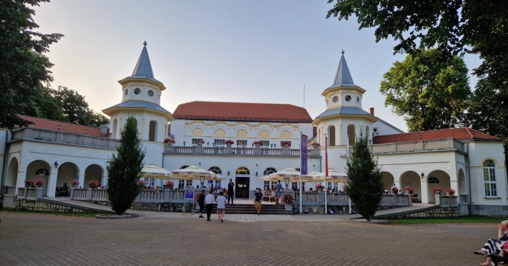 Kur Salon, Banja Koviljača - Srbija